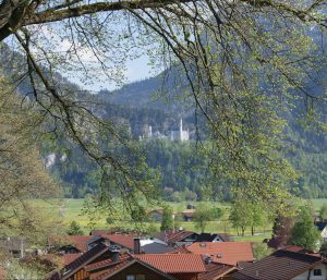 Wanderung nach Schwangau und den Ehberg. Blick auf Schloss Neuschwanstein