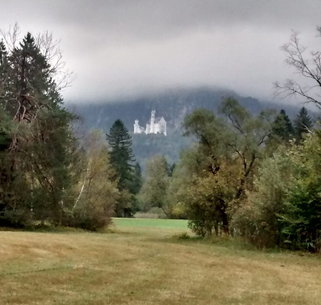 Wanderung im Schwanseepark. Blich auf Schloss Neuschwanstein