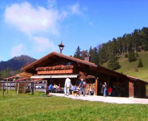 Wanderführung zur Saloberalm. Die Alm liegt in Österreich